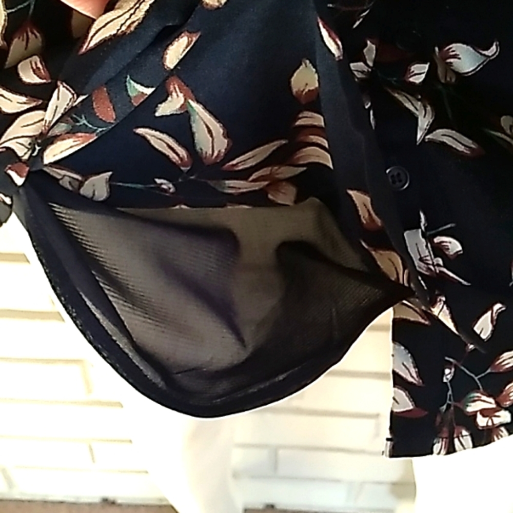 Collective Concepts Navy Ruffled Cold Shoulder Button Up Dress. Size Small - Picture 6 of 11